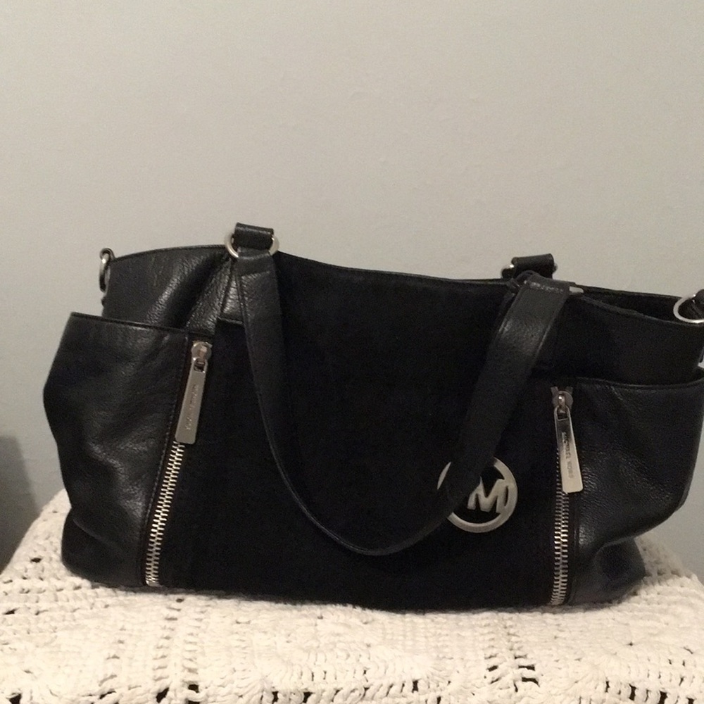 Vintage Michael Kors Pebble Black Leather and Suede 
Shoulder and Crossbody bag.